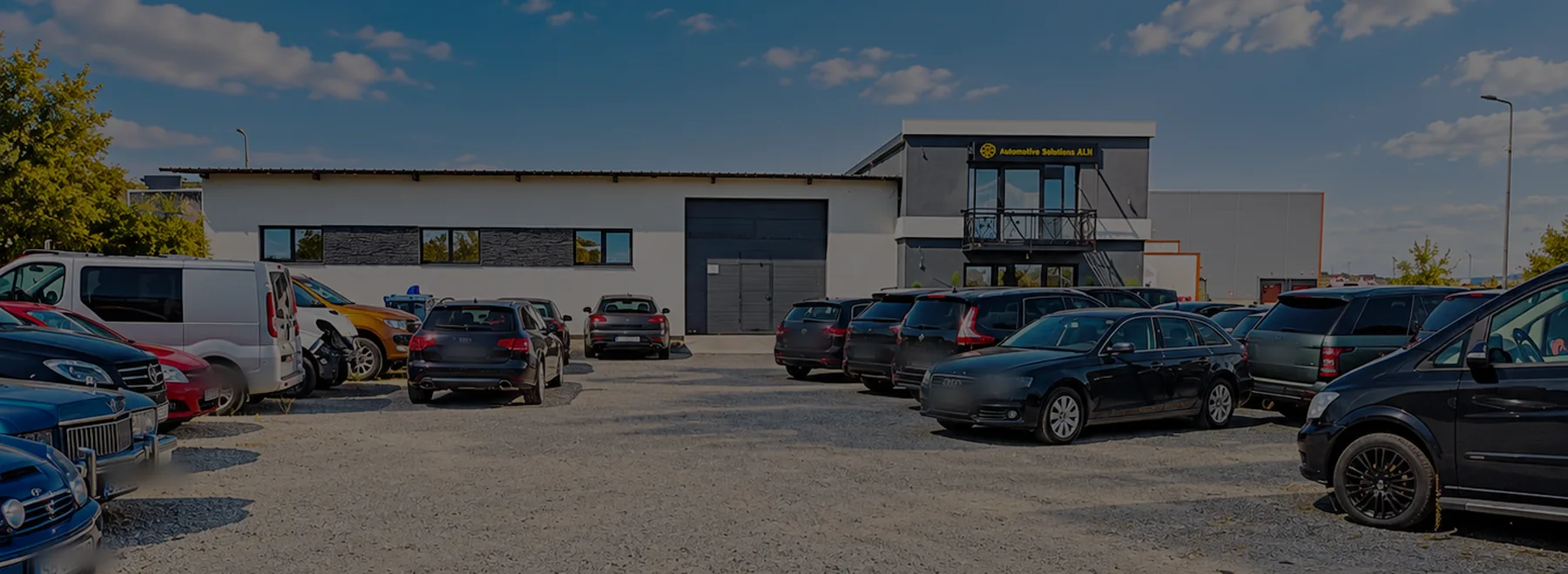 Hala și parcarea service-ului ALN din Parc Industrial, Șelimbăr, lângă Sibiu